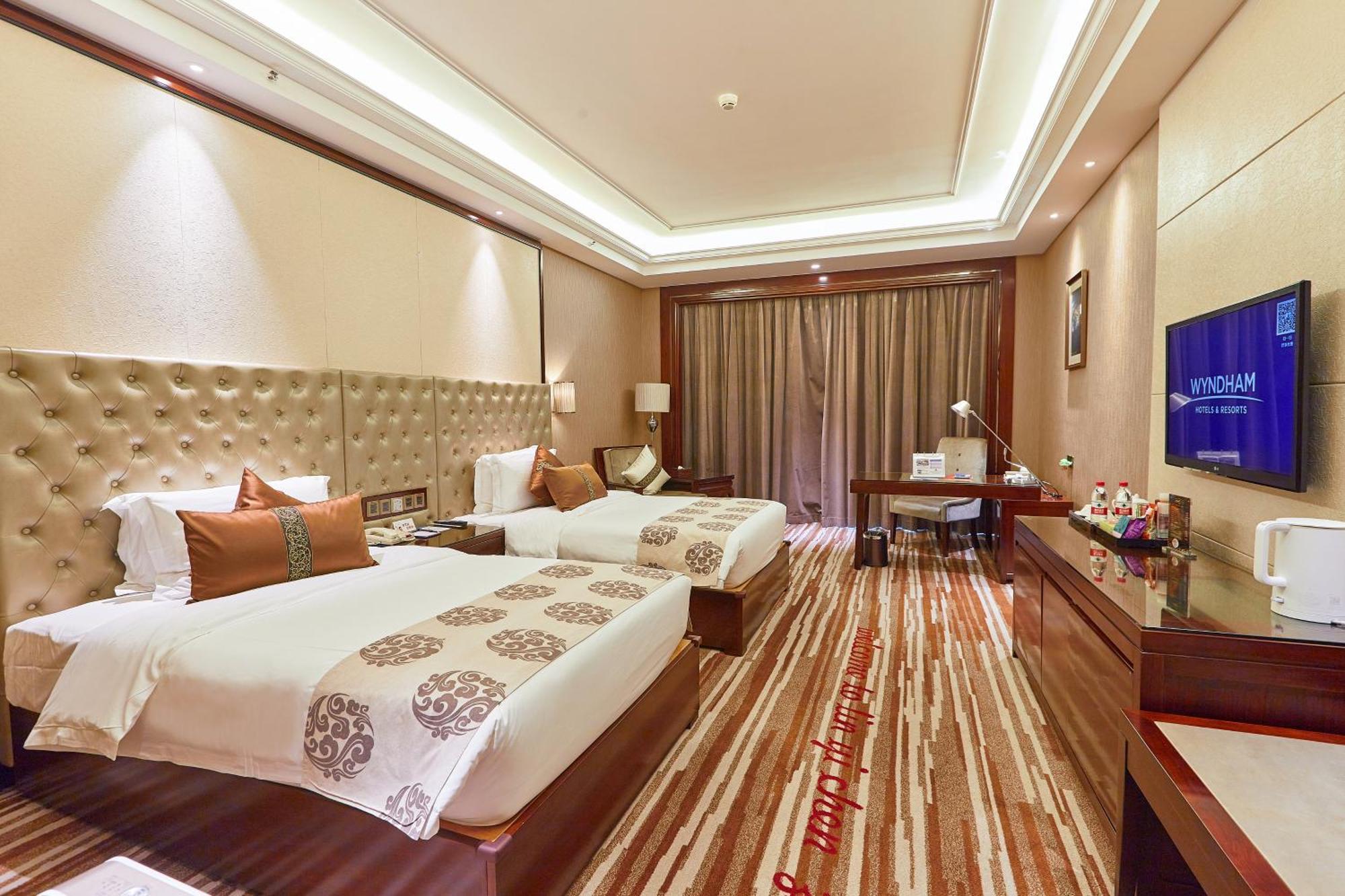 Wyndham Grand Plaza Royale Chenzhou Hotel Buitenkant foto