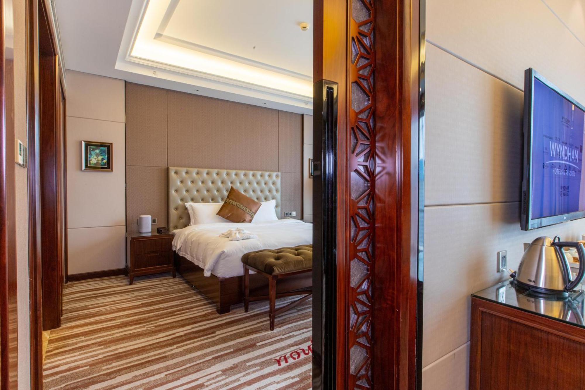 Wyndham Grand Plaza Royale Chenzhou Hotel Buitenkant foto