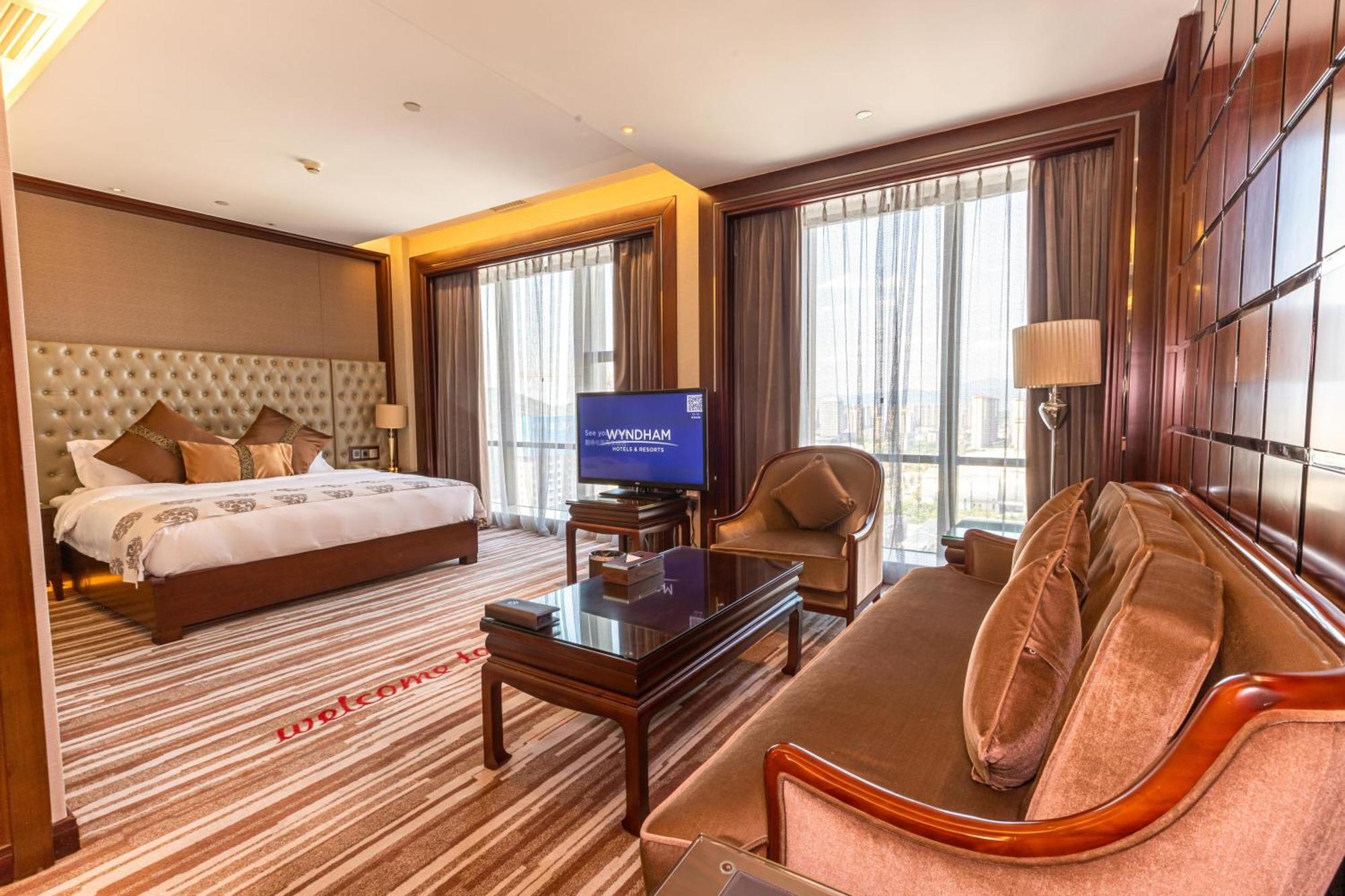 Wyndham Grand Plaza Royale Chenzhou Hotel Buitenkant foto