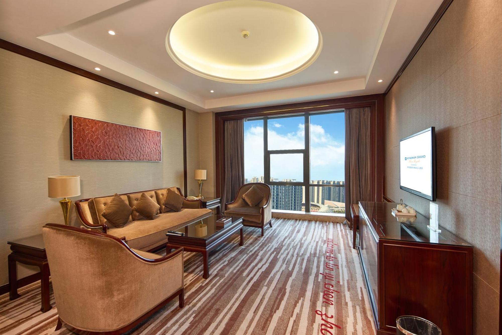 Wyndham Grand Plaza Royale Chenzhou Hotel Buitenkant foto
